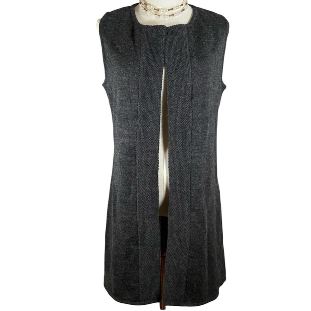 Tahari Merino Wool Gray Sweater Vest Size Small Open Front Business Casual